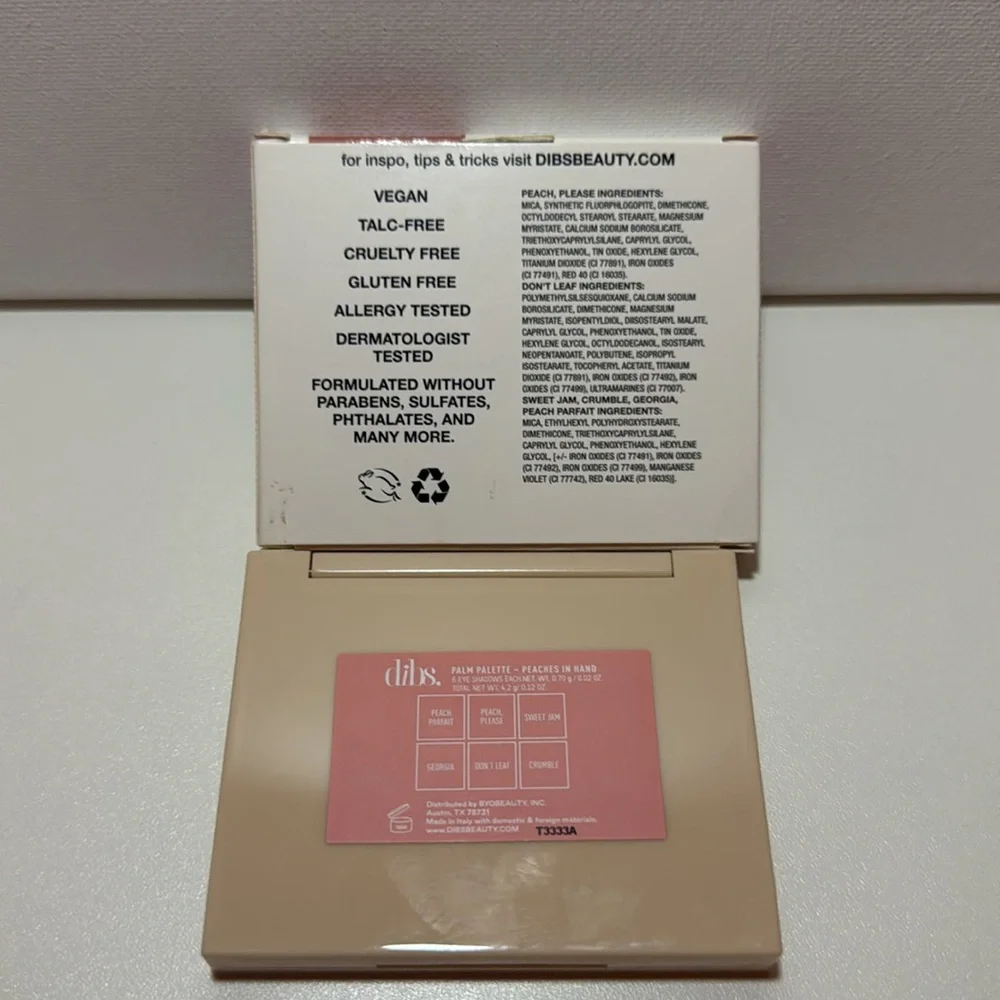 Dibs. Eyeshadow Palette - Peaches in Hand